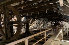 Týnský chrám, osvětlení krovů