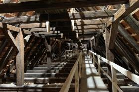 Týnský chrám, osvětlení krovů